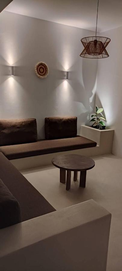 Lejardin Suites Santorini Pýrgos Esterno foto