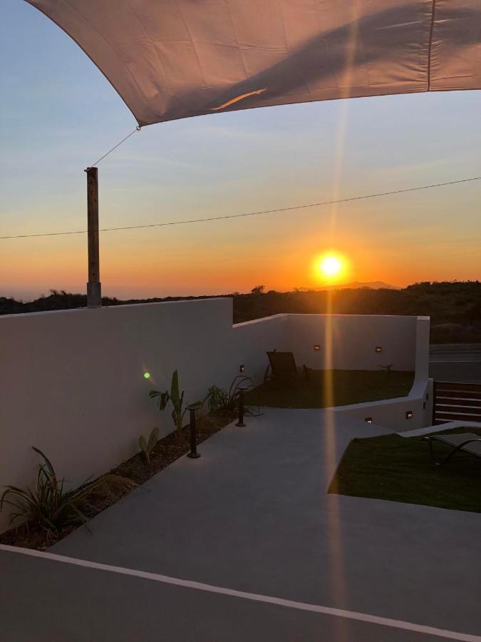 Lejardin Suites Santorini Pýrgos Esterno foto